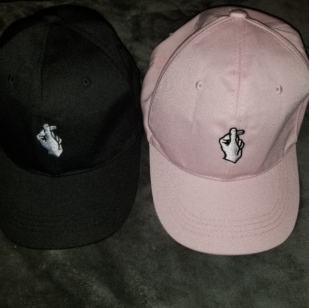 Hat lot of 2